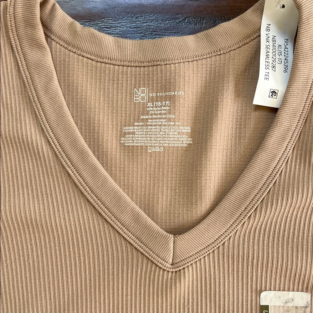 NWT No Boundaries Ribbed V-Neck Long Sleeve Top - Nude/Light Brown Size XL - Picture 3 of 4